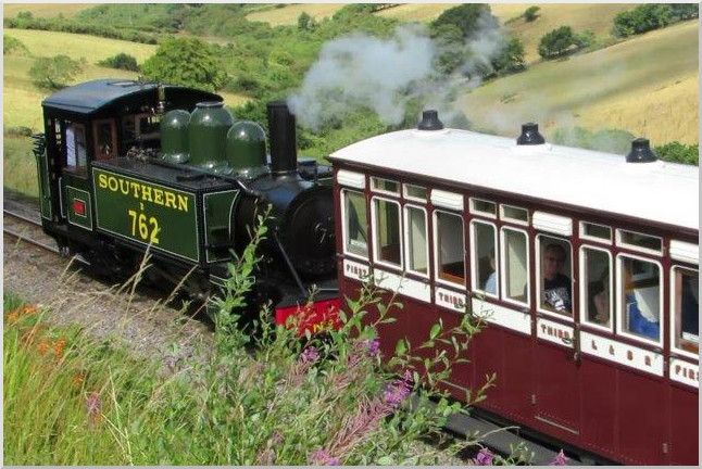 L&B no 762 Lyn departs Woody Bay in 2018 
