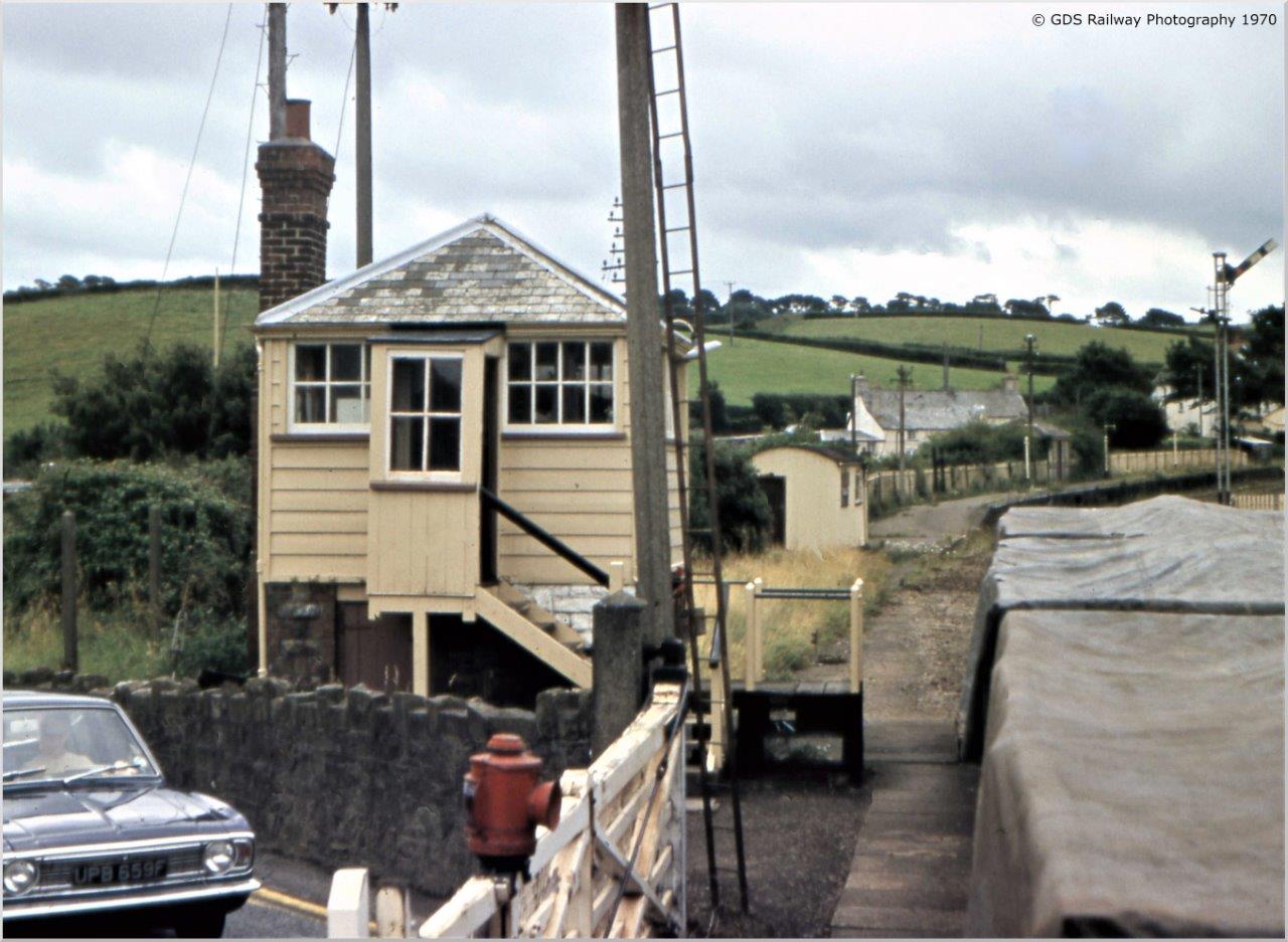 Instow Signal Box & Crossing 1970